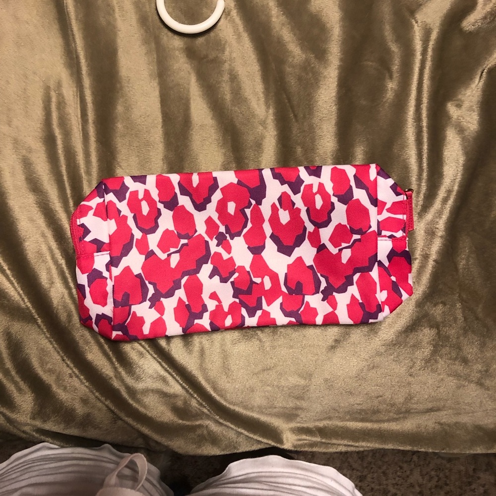 Estée Lauder make up bag